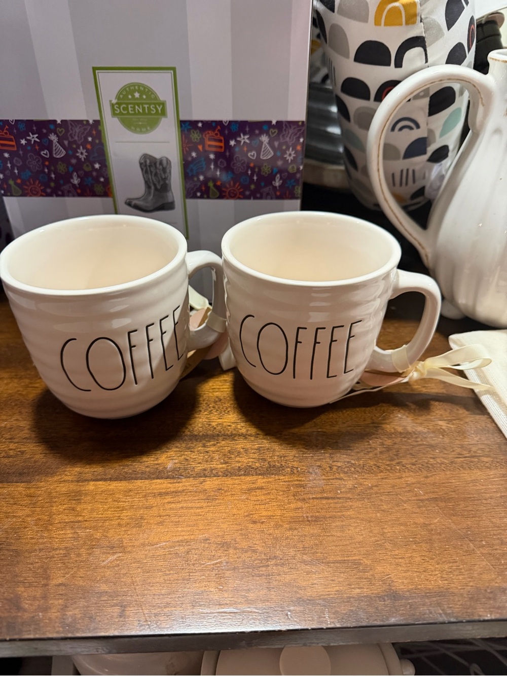 Coffee mugs Rae Dunn